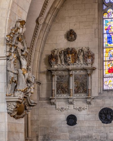 Hermosa decoración interior de la Catedral de Munster, NRW, Alemania