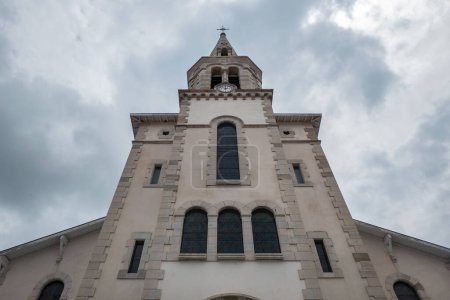 Téléchargez les photos : Façade de l'église Saint-Jacques-le-Grand à Bardos au Pays Basque, France - en image libre de droit