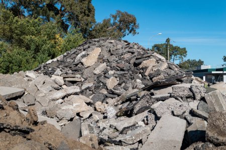 Sustainable efficiency: Reusing asphalt aggregates from decommissioned roads for eco-friendly constructions