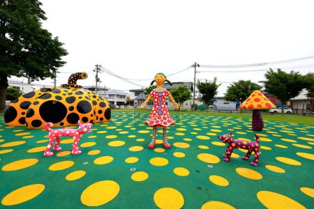 Foto de Towada Art Center Art Square, museo de arte contemporáneo con exposición al aire libre en Towada, Aomori, Japón - Imagen libre de derechos