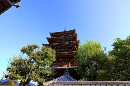 Téléchargez les photos : Tour de Yasaka, Temple Hokan-ji ou Pagode Yasaka, 46 mètres de haut, à Kyoto, Japon
. - en image libre de droit