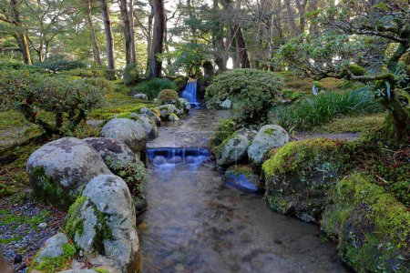 Téléchargez les photos : Kenroku-en situé à Kanazawa, Ishikawa, Japon, l'un des trois grands jardins du Japon
. - en image libre de droit