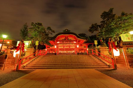 Téléchargez les photos : Fushimi Inari Taisha avec des centaines de portes traditionnelles à Fukakusa, YXoouchicho, Fushimi Ward, Kyoto, Japon - en image libre de droit