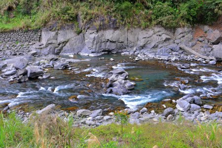 Foto de Zona de recreación forestal de Neidong situada aguas arriba de Nanshih Creek, distrito de Wulai, ciudad de New Taipei, Taiwán - Imagen libre de derechos