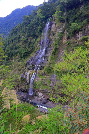 Foto de Wulai Falls, una cascada de 262 pies escénica en Pubu Rd, distrito de Wulai, nueva ciudad de Taipei, Taiwán - Imagen libre de derechos