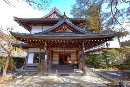 Foto de Templo en el área de Kongobu-ji, un complejo histórico de templos budistas en Koyasan, Koya, distrito de Ito, Wakayama, Japón - Imagen libre de derechos
