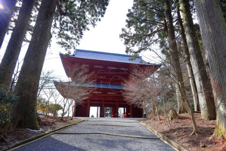 Foto de Puerta de Daimon, la puerta de entrada al monte. Koya, fue construido en el siglo XI en Koyasan, Koya, distrito de Ito, Wakayama, Japón - Imagen libre de derechos
