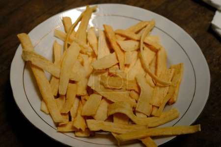Téléchargez les photos : Manggleng snack made of fried cassava. Indonesian food. Top view. - en image libre de droit