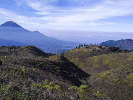 Téléchargez les photos : Paysage De Montagne Et Colline Verte - Mont Prau wonosobo, Java Central - en image libre de droit