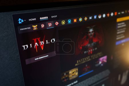 Téléchargez les photos : Dnipro, Ukraine - 25 juillet 2023 : Gros plan sur le logo Diablo 3 dans l'application Battle.net. Blizzard Battle.net est une plate-forme de jeu en ligne développée par Blizzard. - en image libre de droit