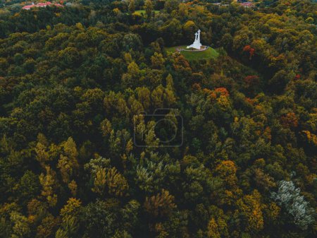 Téléchargez les photos : Monument aux Trois Croix par drone à Vilnius, Lituanie - en image libre de droit