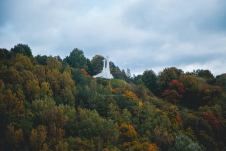 Téléchargez les photos : Monument aux Trois Croix à Vilnius, Lituanie - en image libre de droit