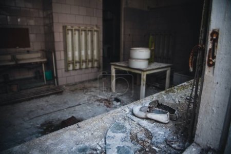 Foto de Old School en la Zona de Exclusión de Chernobyl - Imagen libre de derechos