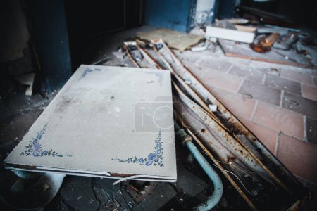 Téléchargez les photos : Vues de la zone d'exclusion de Tchernobyl - en image libre de droit