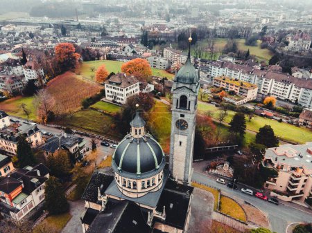Téléchargez les photos : Photo Aérienne de Kirche Enge à Zurich, Suisse - en image libre de droit