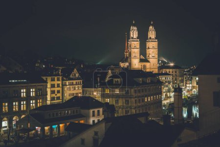 Foto de Vista de la Iglesia de Grossmunster en Zurich, Suiza - Imagen libre de derechos