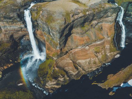 Téléchargez les photos : Cascade d'Haifoss dans les hautes terres d'Islande - en image libre de droit