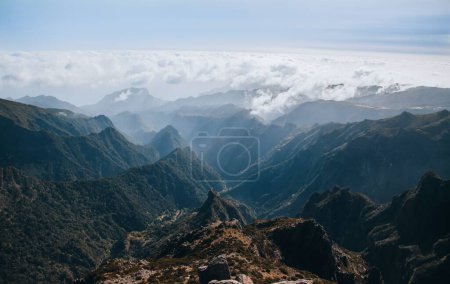 Téléchargez les photos : Vue de la randonnée Pico do Arieiro à Madère, Portugal - en image libre de droit