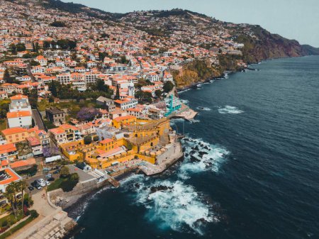Foto de Fuerte De Madeira en Funchal, Madeira en Portugal por Drone - Imagen libre de derechos