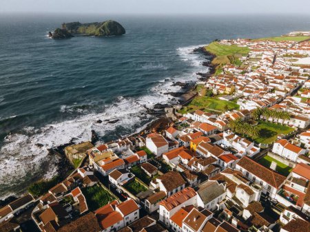 Foto de Vista del dron de Vila Franca do Campo en Sao Miguel, Azores - Imagen libre de derechos