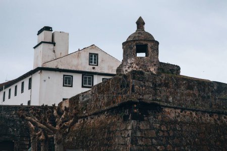 Téléchargez les photos : VIews de la Forte de Sao Bras à Ponta Delgada à Sao Miguel, Açores - en image libre de droit