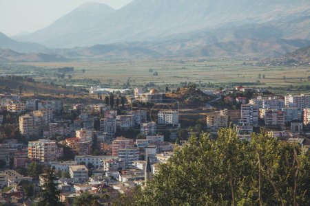 Foto de Gjirokaster en Albania por Drone - Imagen libre de derechos