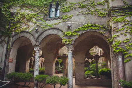 Téléchargez les photos : Villa Cimbrone Gardens à Ravello sur la côte amalfitaine, Italie - en image libre de droit
