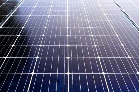 Foto de Horizontal Photovoltaic panels of the solar rooftop power plant - Imagen libre de derechos