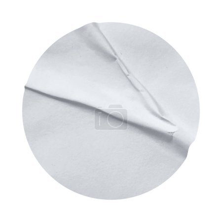 Etiqueta engomada de papel redondo blanco en blanco aislado sobre fondo blanco con ruta de recorte
