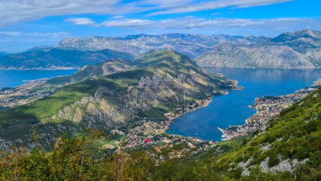 Foto de Exploración desde tierra y agua de la bahía de Kotor en el mar Adriático, Montenegro - Imagen libre de derechos