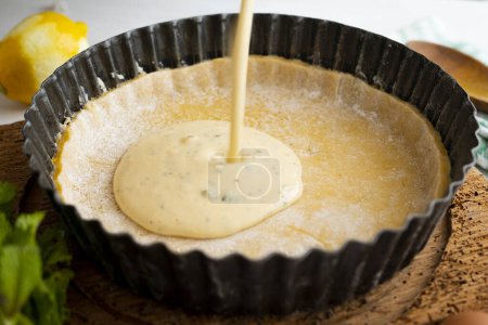 Foto de El flao es un pastel hecho con pasta de harina rellena de requesón o estera, queso o crema, con diferentes ingredientes y formas dependiendo de la región de origen.. - Imagen libre de derechos