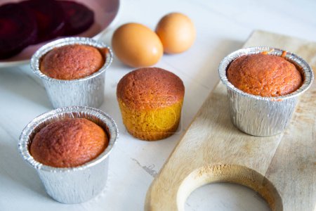 Foto de Beet muffins. Vegan dessert recipe. - Imagen libre de derechos