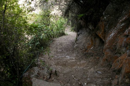 Foto de Caminata por el cañón de Apurmac hasta las ruinas de Choquequirao, un sitio arqueológico inca en Perú, similar en estructura a Machu Picchu - Imagen libre de derechos