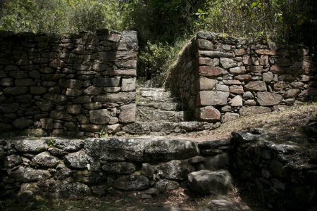 Foto de Ruinas de Choquequirao, un sitio arqueológico inca en Perú, similar en estructura y arquitectura a Machu Picchu. - Imagen libre de derechos