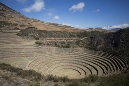 Foto de Terrazas agrícolas en el Valle Sagrado. Moray en Cusco, Valle Sagrado, Perú - Imagen libre de derechos