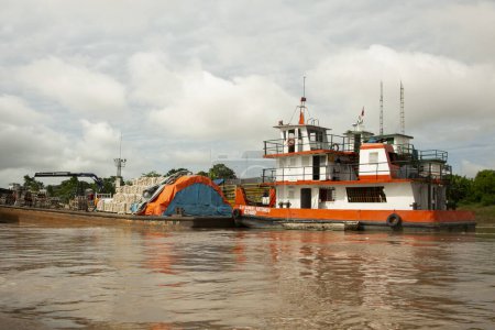 Téléchargez les photos : Yurimaguas, Pérou ; 1er octobre 2022 : Port central de la ville de Yurimaguas près de la rivière Huallaga. - en image libre de droit