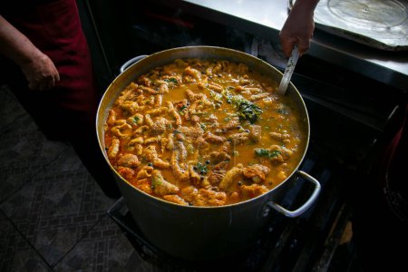 Chaque ist eine heiße Suppe, die in Peru allgemein als Chaque Arequipeo bekannt ist. Besteht aus Fleisch mit Gemüse.