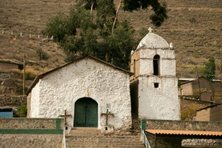 Téléchargez les photos : Eglise dans la ville de Malata dans le Canyon de Colca au Pérou. - en image libre de droit
