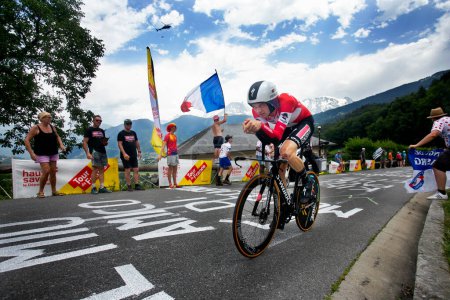 Téléchargez les photos : Domancy, France 18 juillet 2023 : KASPER ASGREEN (SOUDAL QUICK-STEP BEL) en contre-la-montre au Tour de France. - en image libre de droit