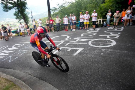 Foto de Domancy, Francia 18 de julio de 2023: THOMAS PIDCOCK (INEOS GRENADIERS GBR) en la etapa de contrarreloj del Tour de Francia. - Imagen libre de derechos
