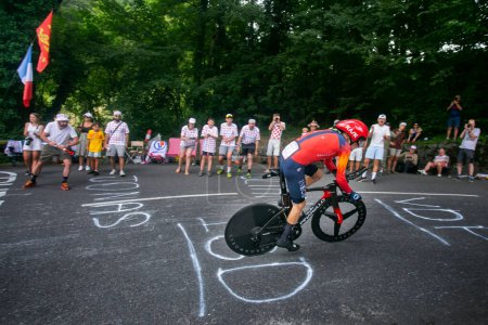 Foto de Domancy, Francia 18 de julio de 2023: CARLOS RODRIGUEZ CANO (INEOS GRENADIERS GBR) en la etapa de contrarreloj del Tour de Francia. - Imagen libre de derechos