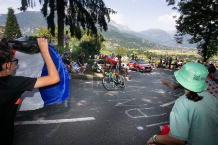 Téléchargez les photos : Domancy, France 18 juillet 2023 : CLMENT CHAMPOUSSIN (TEAM ARKEA - SAMSIC FRA) en contre-la-montre au Tour de France. - en image libre de droit