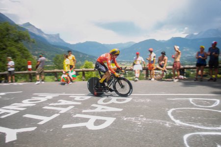 Téléchargez les photos : Domancy, France 18 juillet 2023 : JONAS ABRAHAMSEN (UNO-X PRO CYCLING TEAM NOR) en contre-la-montre au Tour de France 2023. - en image libre de droit