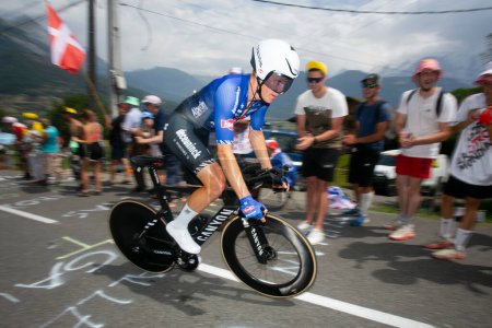 Téléchargez les photos : Domancy, France 18 juillet 2023 : SREN KRAGH ANDERSEN (ALPECIN-DECEUNINCK BEL) dans l'étape contre-la-montre du Tour de France 2023. - en image libre de droit