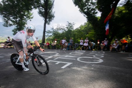 Téléchargez les photos : Domancy, France 18 juillet 2023 : STAN DEWULF (AG2R CITROEN TEAM FRA) en contre-la-montre au Tour de France 2023. - en image libre de droit