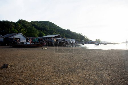 Foto de Vista panorámica del pueblo pesquero de la isla de Ko Yao en el sur de Tailandia. - Imagen libre de derechos