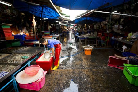 Photo for Bangkok, Thailand; 1st January 2023: Atmosphere and vendors at Khlong Toei Central Food Market in Bangkok. - Royalty Free Image
