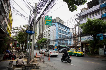 Téléchargez les photos : Bangkok, Thaïlande ; 1er janvier 2023 : Rues des quartiers à la périphérie du centre-ville de Bangkok. - en image libre de droit