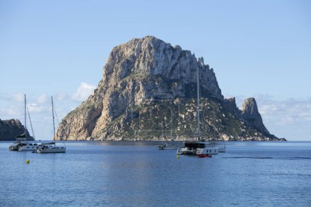 Téléchargez les photos : Vue sur les îlots d'es Vedra et es Vedranell à Ibiza, Îles Baléares, Espagne. - en image libre de droit