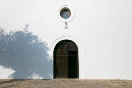 Foto de Iglesia en la localidad de Santa Agnes de Sa Corona en la isla de Ibiza. - Imagen libre de derechos